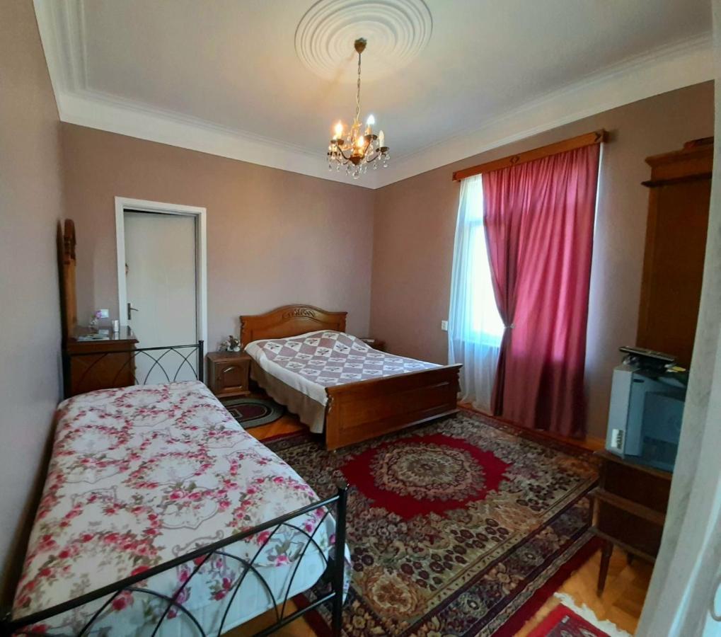 Kemeni Gardens Hotel Batoemi Buitenkant foto