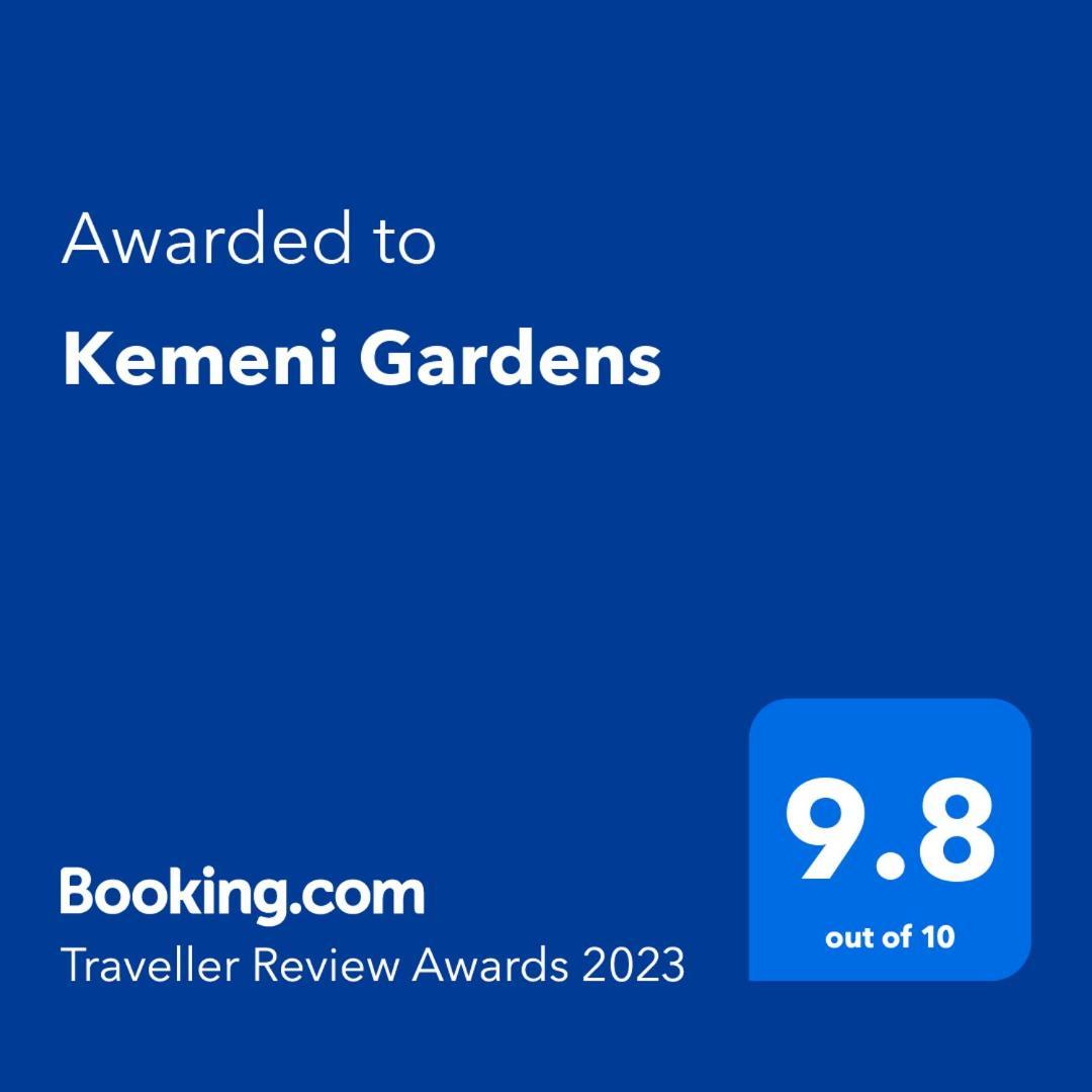 Kemeni Gardens Hotel Batoemi Buitenkant foto