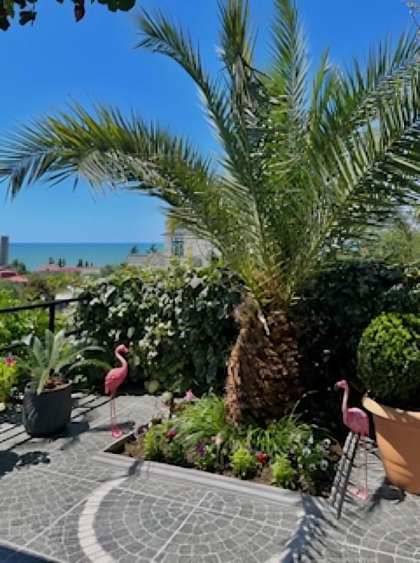Kemeni Gardens Hotel Batoemi Buitenkant foto