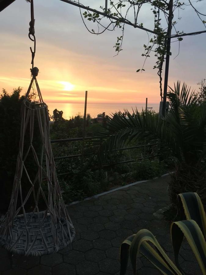 Kemeni Gardens Hotel Batoemi Buitenkant foto